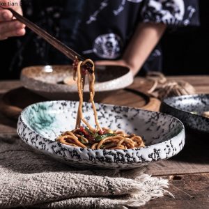 Assiette creuse japonaise en céramique élégante