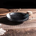 Assiette creuse en style japonais traditionnel