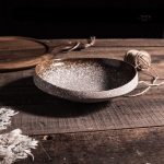Assiette creuse artisanale pour une table raffinée