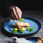 Assiette bleue japonaise décorative