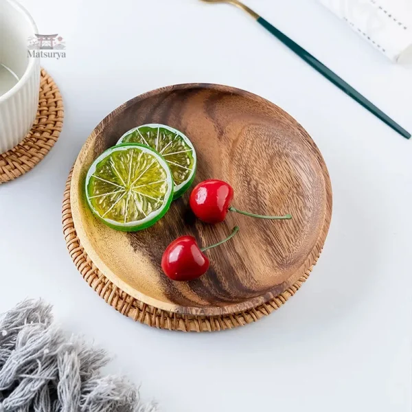 Assiette en bois pour cuisine japonaise