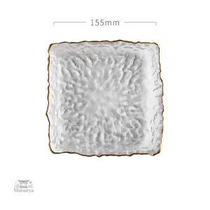Assiette carrée martelée, design japonais raffiné et moderne