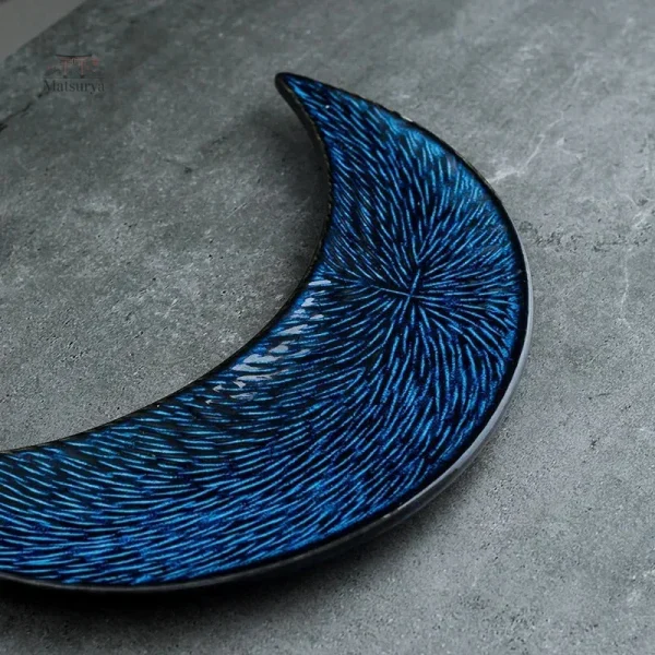 Assiette en céramique au motif lunaire japonais
