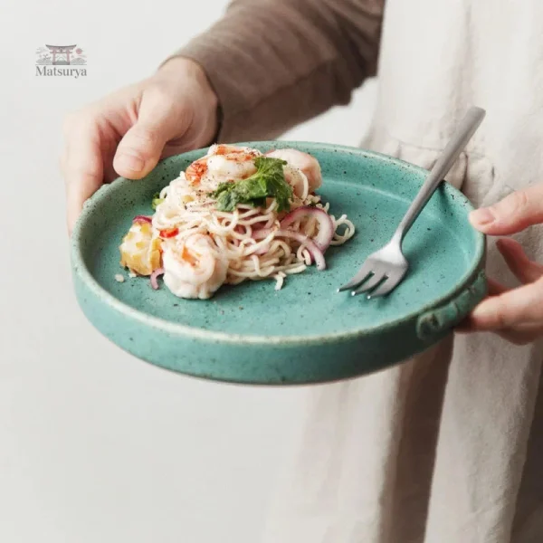 Assiette japonaise aux motifs authentiques