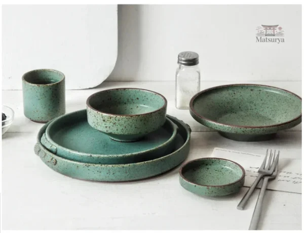 Assiette japonaise de style contemporain