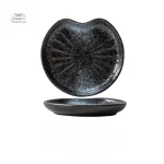 Assiette japonaise artisanale, style contemporain
