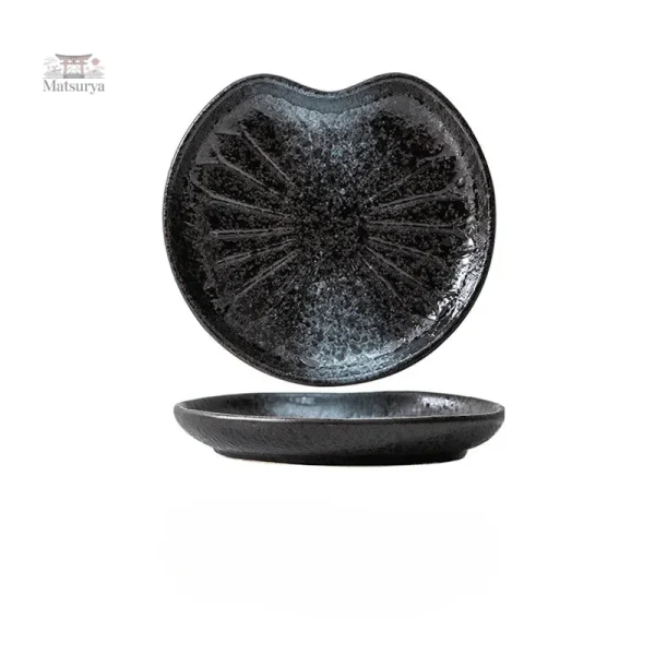 Assiette japonaise artisanale, style contemporain