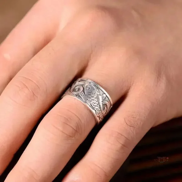 Bague Carpe Koi avec motifs traditionnels