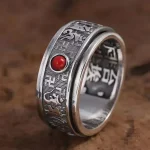 Bague homme, influence japonaise raffinée