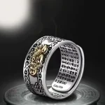 Bague Japonaise à breloques carmise