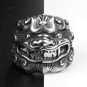 Bijoux en acier inspirés de l'art japonais