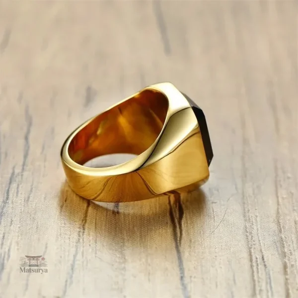 Bague en acier noir à motif carré