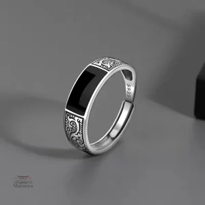 Bague japonaise en argent sobre et élégante