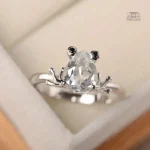 Bague Japonaise en cristal avec motif grenouille