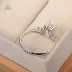 Accessoire japonais : bague grenouille en cristal