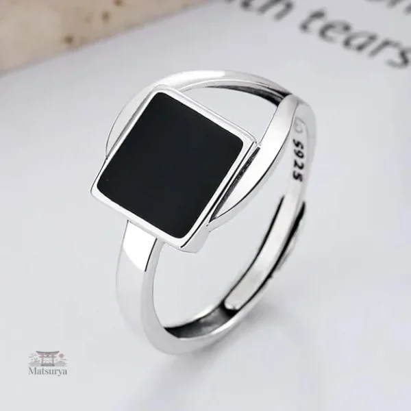 bague-japonaise-epuree-ajustable-1 Bague Japonaise Épurée Ajustable en design minimaliste
