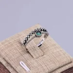 Bague Japonaise avec motif de feuilles élégantes