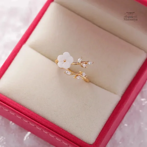 Bague cristal décorative dans un style japonais