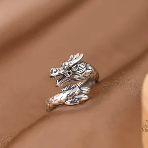 Bague avec design de dragon japonais élégant