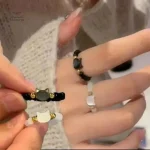 Bague petite silhouette de chat en obsidienne