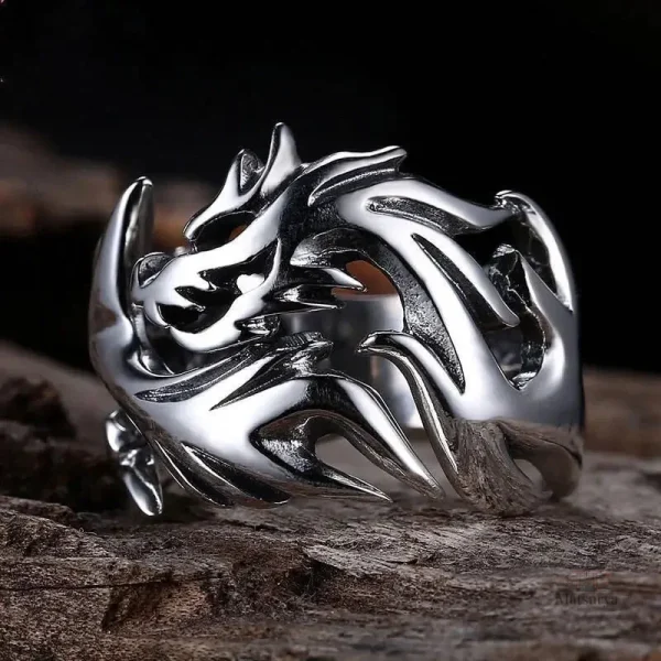 Bague japonaise avec motifs traditionnels raffinés