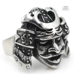 Bague samouraï en métal argenté