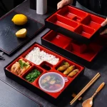 Bento traditionnel pour un déjeuner japonais authentique