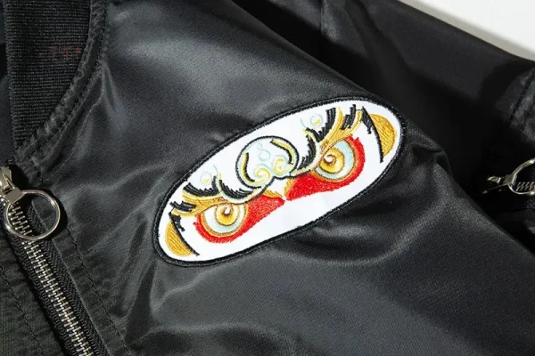 Sukajan avec design coloré et original