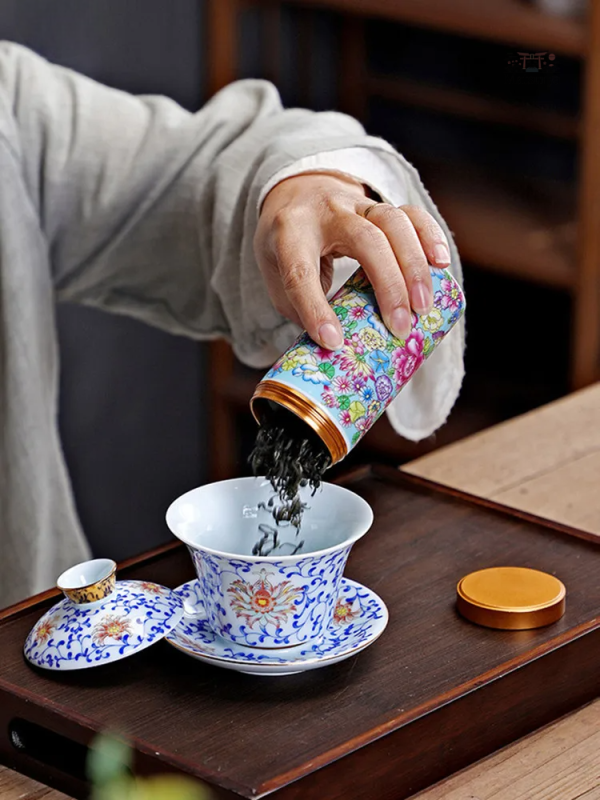 Boîte à Thé Fleurie Traditionnelle du Japon