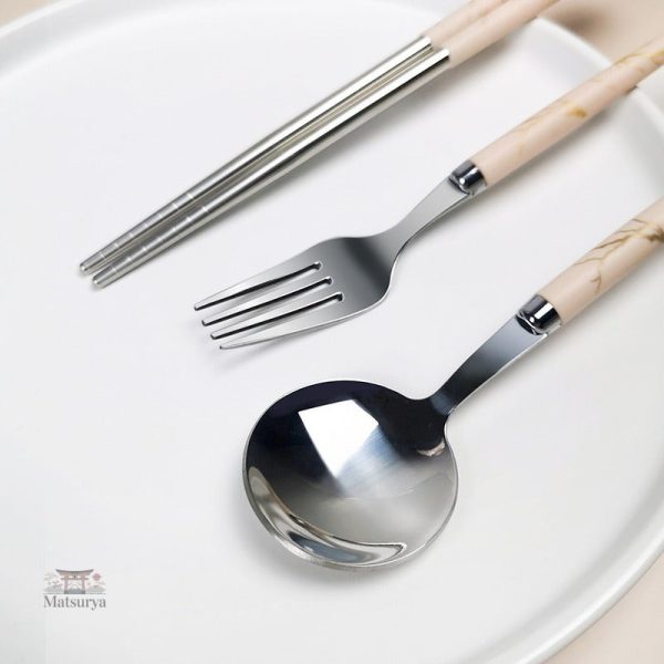 Boîte fonctionnelle pour couverts japonais