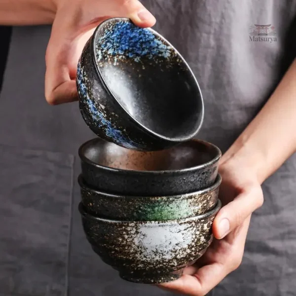Bol de riz japonais traditionnel en céramique
