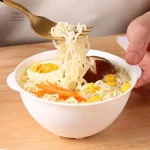 Bol de ramen japonais aux motifs élégants