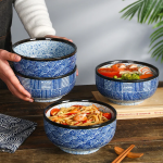 Bol japonais bleu idéal pour la présentation des plats