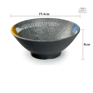 Bol en céramique noir pour servir des plats