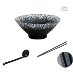 Bol traditionnel japonais pour plats de nouilles