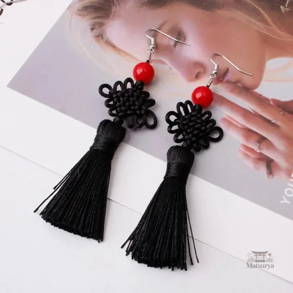 Boucle d'oreille japonaise en soie tressée, design noeud - vue 4
