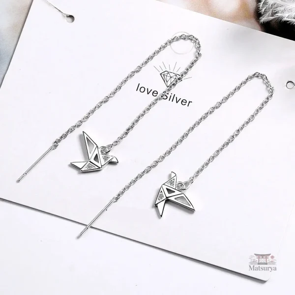 Grue origami en boucle d'oreille pendante