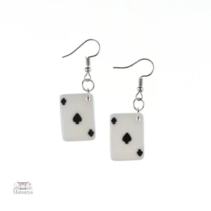 Boucle d'oreille unique sur le thème des cartes de jeu