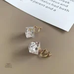 Accessoire chic : boucle d'oreille cartes à jouer japonaises
