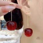 Boucle d'oreille cerise au design japonais