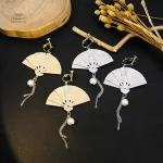 Boucle d'oreille éventail japonaise élégante