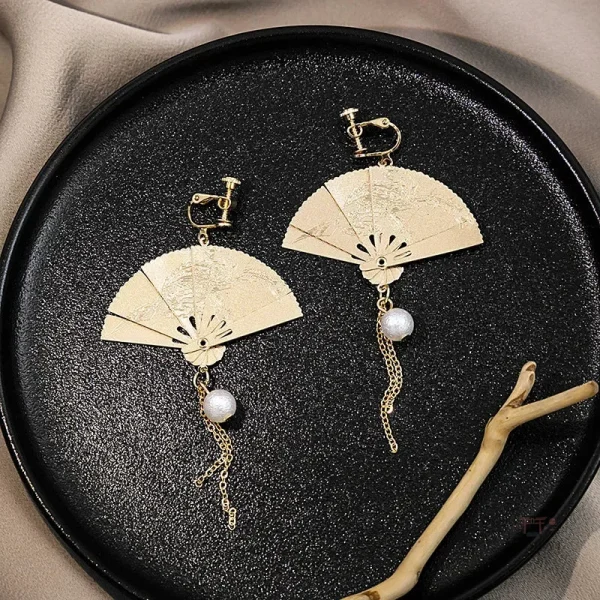 Boucle d'oreille en forme d'éventail asiatique