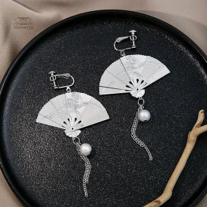 Accessoire de mode japonais : boucle d'oreille éventail