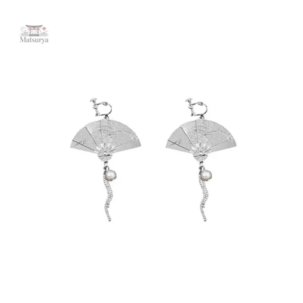 Création artisanale : boucle d'oreille éventail japonaise