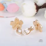 Boucle d'oreille sans trou fleurie