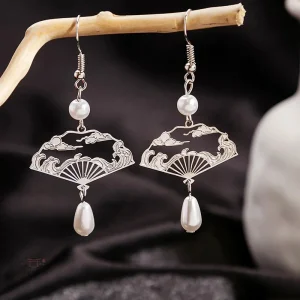 Boucle d'oreille japonaise pendante élégante