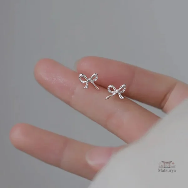 Boucle d'oreille nœud Japonaise à porter au quotidien