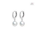 Boucle d'oreille japonaise avec perle délicate