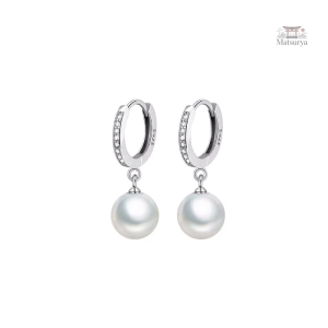 Boucle d'oreille japonaise avec perle délicate