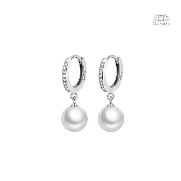Boucle d'oreille japonaise avec perle délicate